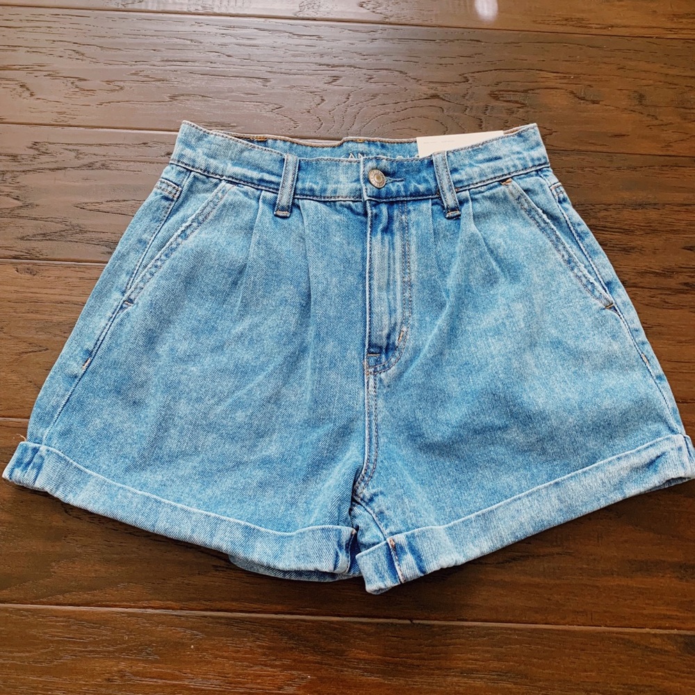 American Eagle mom shorts